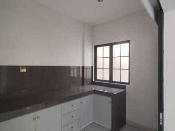 Rumah Hoek Tipe H (8x9) Double Decker Rapih di Lavon Tangerang 1KA0002H