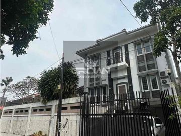 Rumah Bangka Kemang Jakarta Selatan. 3 lantai, SHM, Bebas Banjir