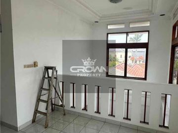 Rumah Bangka Kemang Jakarta Selatan. 3 lantai, SHM, Bebas Banjir