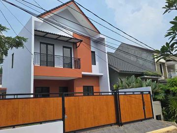 Rumah Baru 2 Lantai di Griya Loka BSD