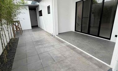 5-Bedroom House and Lot For Sale in Merville Park, Parañaque