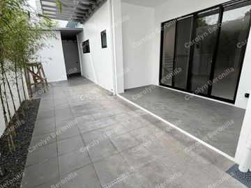 5-Bedroom House for sale in Merville