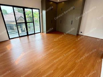 5-Bedroom House for sale in Merville