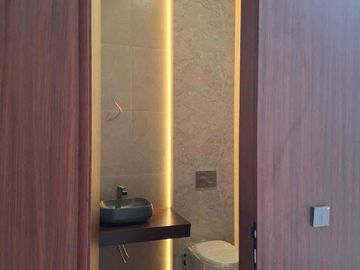 Rumah Baru Modern dgn Kolam Renang Pribadi di Giri Loka BSD City