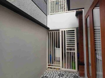 Rumah 2 lantai Mewah Dekat Bandara di Wologito Semarang Barat
