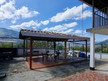 VENTA DE FINCA DE RECREO EN BARBOSA ANTIOQUIA COLOMBIA.