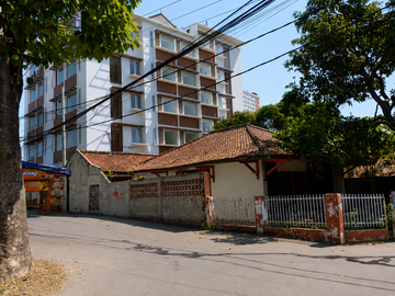 Jual rumah lama hitung tanah di Jalan Sayang jatinangor bandung