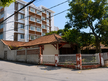 Jual rumah lama hitung tanah di Jalan Sayang jatinangor bandung