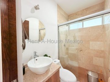 Casa en Venta, Lomas de Juriquilla. Recámara Planta Baja
