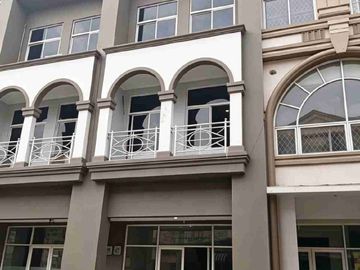 Ruko Sewa 2.5 Lantai Harga Murah Dalam Komplek Ruko Grand Galaxy City. Kota Bekasi