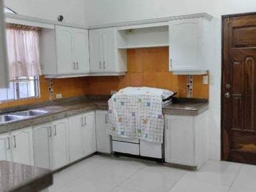 2 Storey Townhouse in Village East Village Cainta Rizal with 4 Bedrooms SD