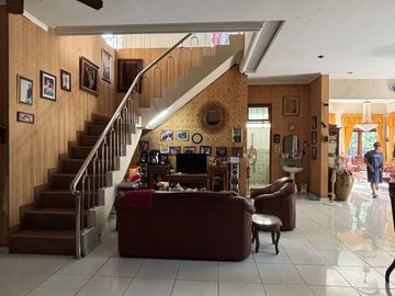 Dijual Rumah 2 Lantai di Summarecon Kelapa Gading – LT 261 m², Lokasi Strategis