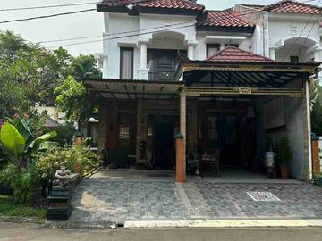 Rumah 2 Lantai, Strategis di Harapan Indah Bekasi