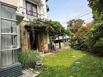 Rumah 2 Lantai, Strategis di Harapan Indah Bekasi