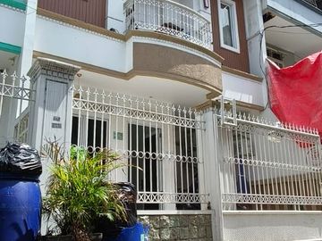 Jual Cepat Rumah Kost 4 Lantai Lokasi Strategis di Tanjung Duren Jakarta Barat