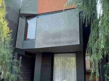 Dijual Rumah ada swimmpool 2 lantai cluster di Pesanggrahan Jakarta Selatan