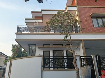 Dijual Rumah Mewah Modern Minimalis Hoek Kencana Loka BSD City