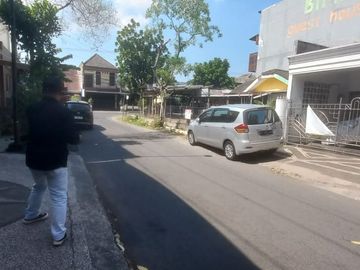 Full Perabot Rumah Malang Akses Mobil Simpangan 1 Menit Gerbang Tol Sawojajar