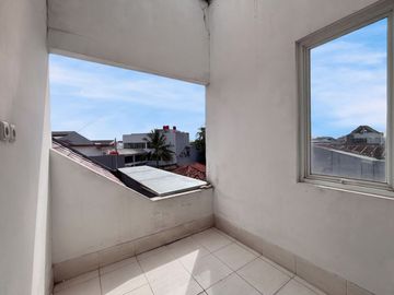 CUMA 3 M-AN DAPAT RUMAH 2,5 LANTAI DI TEBET TIMUR?! LANGKA‼️