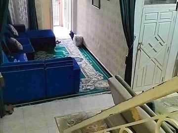 Rumah 2 lantai GKB Manyar Gresik