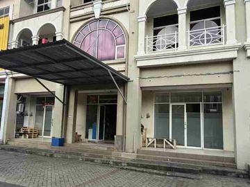 Ruko Sewa Area Komersil Dengan Kondisi Bangunan Rapih Dan Bersih Di Grand Galaxy City. Kota Bekasi