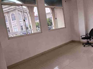 Ruko Sewa Area Komersil Dengan Kondisi Bangunan Rapih Dan Bersih Di Grand Galaxy City. Kota Bekasi