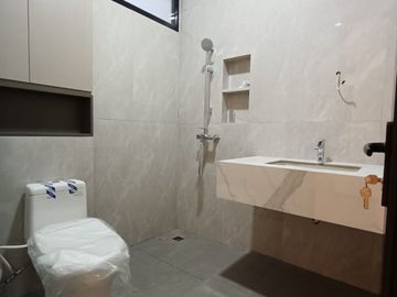 Dijual Rumah 2 Lantai Bangunan Mandiri di Cluster Foresta BSD, Tangerang Selatan