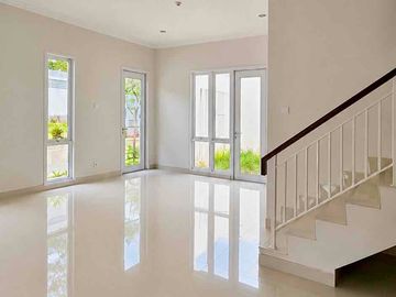 Rumah Hoek Baru Pasadena Grand Residence Gading Serpong LT180 Hadap Selatan Barat