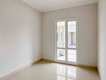Rumah Hoek Baru Pasadena Grand Residence Gading Serpong LT180 Hadap Selatan Barat
