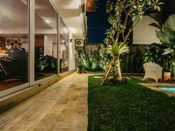Villa Modern Tropis Mewah di Tegal Cupek Umalas