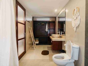 Villa Modern Tropis Mewah di Tegal Cupek Umalas