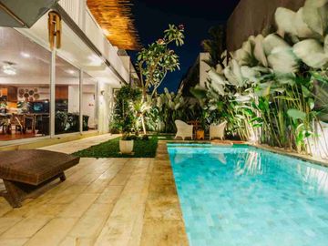 Villa Modern Tropis Mewah di Tegal Cupek Umalas