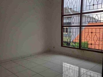 Rumah Lt210 Komplek Elite Jatiwaringin pondok gede