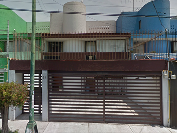 Casa en venta en Coapa 2da Secc, Tlalpan, Ciudad de México.