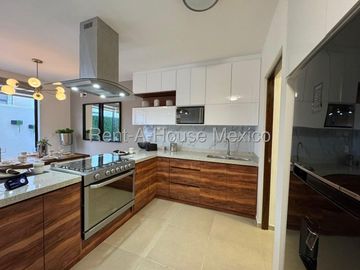 CASA VENTA ZIBATA, 3 RECAMARAS, 3 BAÑOS.