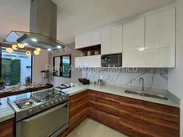 CASA VENTA ZIBATA, 3 RECAMARAS, 3 BAÑOS.