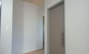 Modern Townhouse For Sale in Bonifacio Drive Tagaytay City-MC