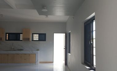 Modern Townhouse For Sale in Bonifacio Drive Tagaytay City-MC