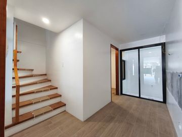 Three Storey Townhouse Unit with 3 Bedrooms For Sale in Culiat Quezon City RAS
