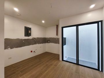 Three Storey Townhouse Unit with 3 Bedrooms For Sale in Culiat Quezon City RAS