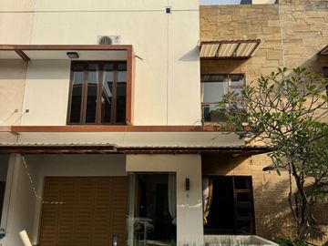 Y. DIJUAL RUMAH SIAP HUNI DALAM CLUSTER SUTAMI BANDUNG UTARA BANDUNG