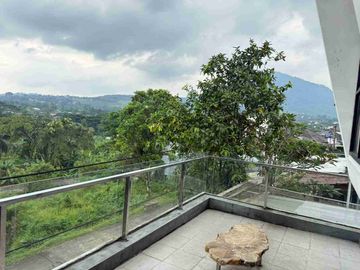 🏡✨ DIJUAL RUMAH MEWAH – SENTUL CITY ✨🏡