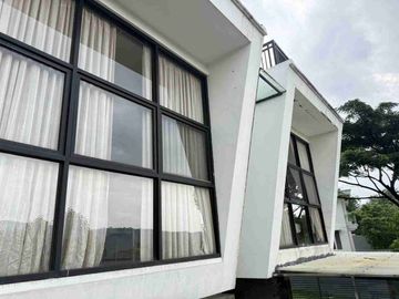 🏡✨ DIJUAL RUMAH MEWAH – SENTUL CITY ✨🏡