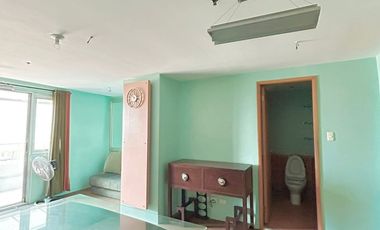 Bright City-View Studio with Balcony and Parking at Swire Elan Greenhills