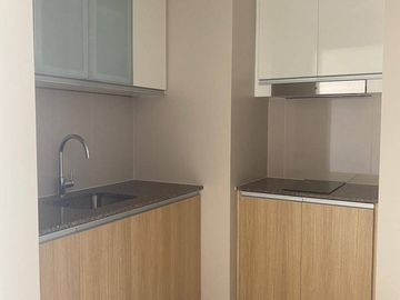 FOR SALE: 1-Bedroom Flat in 18 Avenue De Triomphe, Pasig City