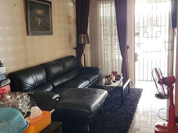 Rumah 2 Lantai Semi Furnish di Modernland Tangerang