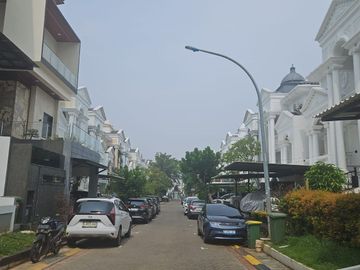 Rumah Mezanin 2,5 Lantai di Cluster Rome Pantai Indah Kapuk!