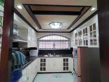 Fully furnished townhouse in Laguna