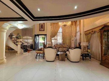 Fully furnished townhouse in Laguna