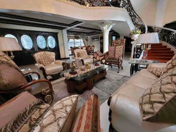 Fully furnished townhouse in Laguna